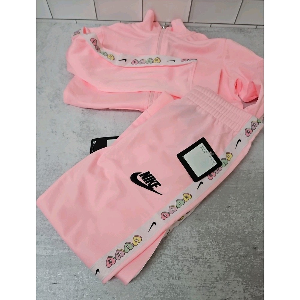 Nike Girls Valentines Day  Tracksuit Set Hearts Pink 💕 New With Tags Sz 6